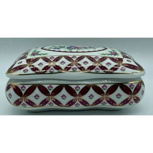 Design Limited Edition 2003 Lidded Ceramic Vintage Trinket Box 7”L x 5.5”W x 3”H